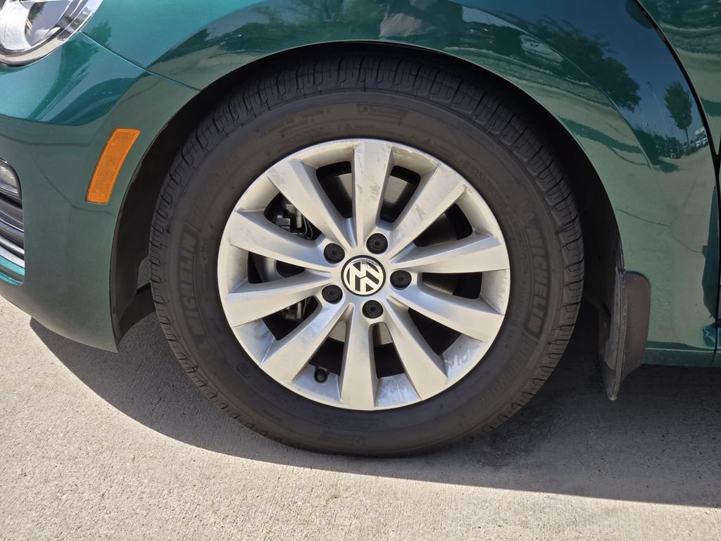 Used 2018 Volkswagen Beetle 2.0T Coast FWD image 17