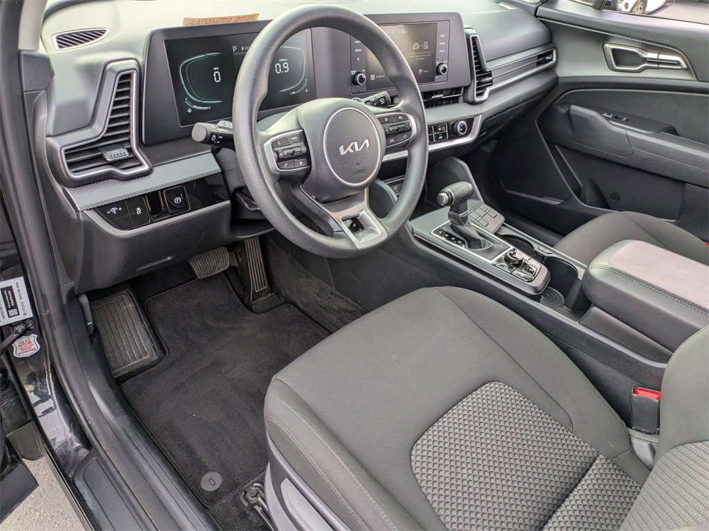Used 2024 Kia Sportage LX image 17