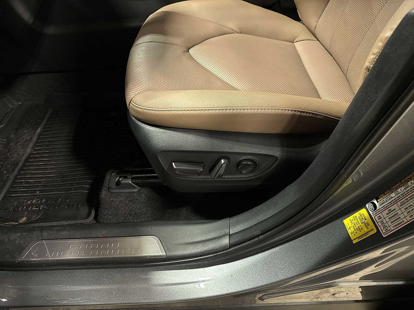 Used 2026 Toyota Grand Highlander Platinum image 24