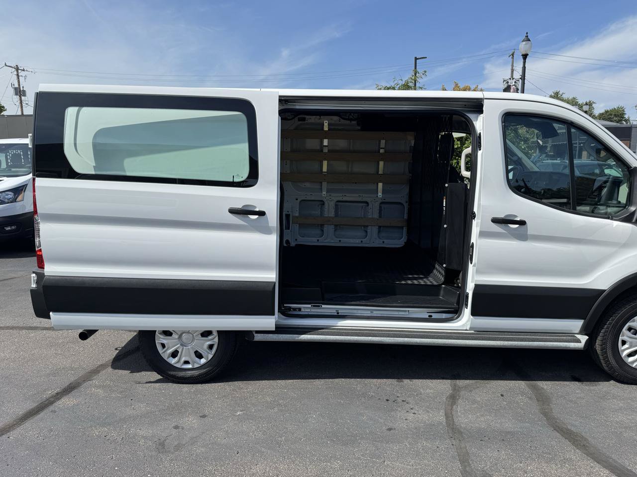 Used 2025 Ford Transit 250 Low Roof w/ Exterior Upgrade Package RWD image 6