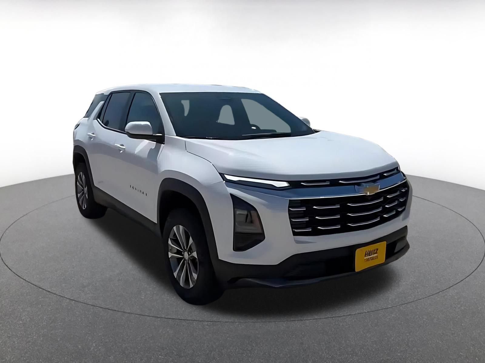 Used 2025 Chevrolet Equinox LT FWD image 3