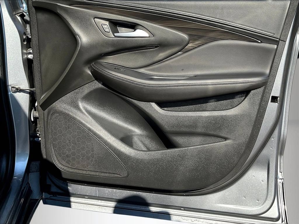 Used 2020 Buick Envision Essence AWD/4WD image 28