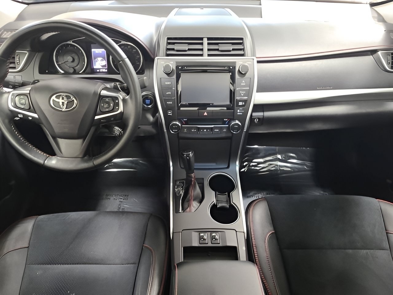 Used 2015 Toyota Camry XSE w/ Advanced Technology Package FWD image 26