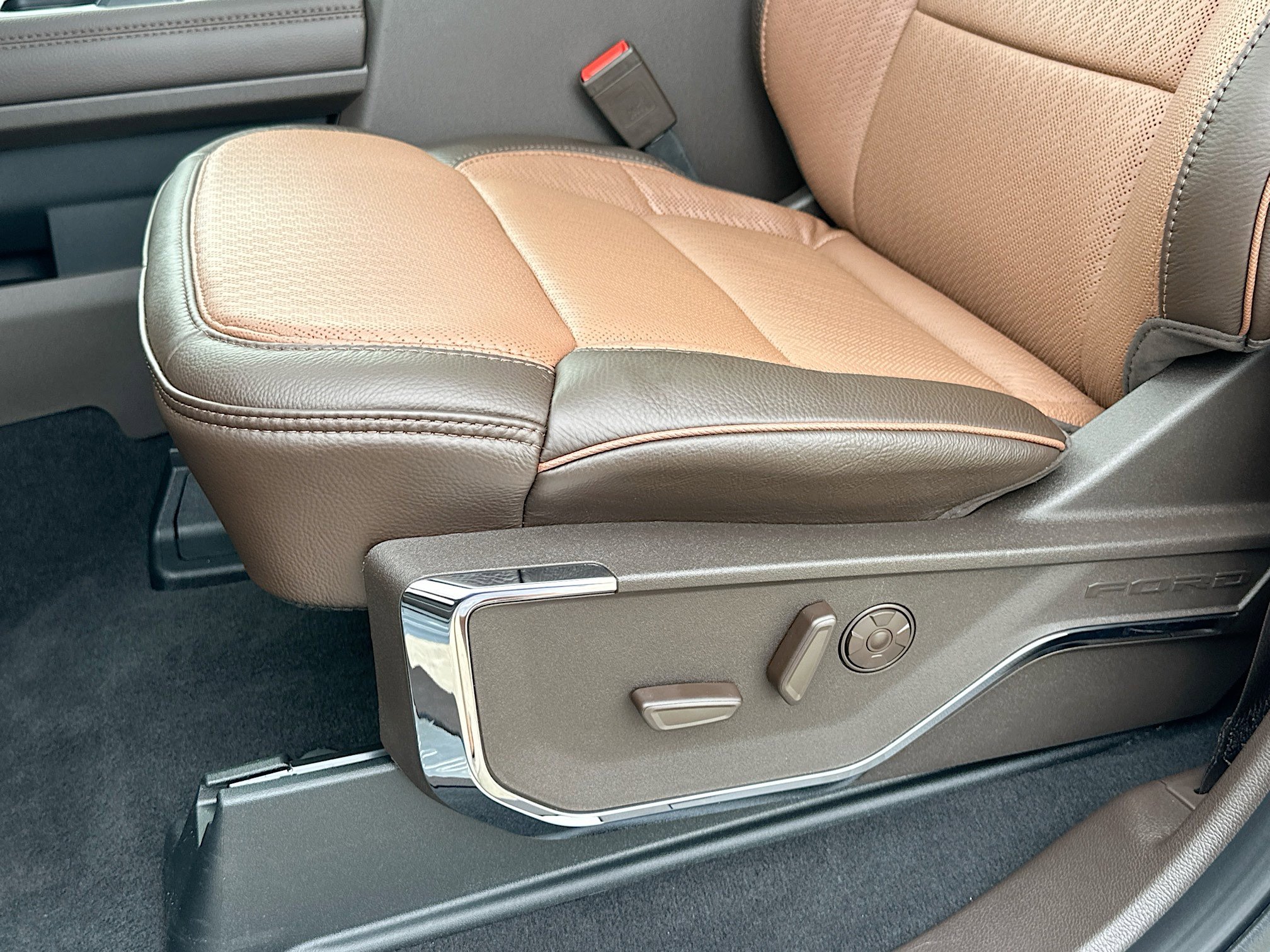 New 2026 Ford F250 King Ranch w/ Chrome Package image 14