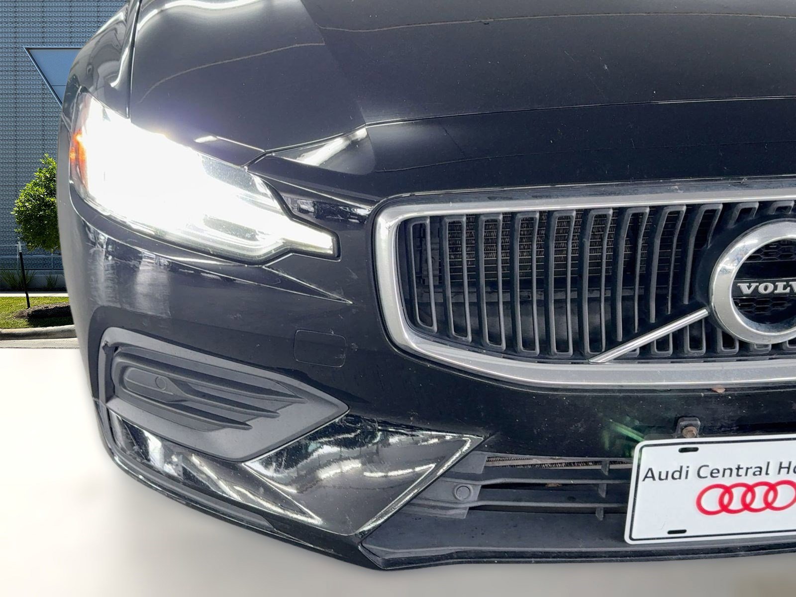 Used 2019 Volvo S60 T5 Momentum image 11