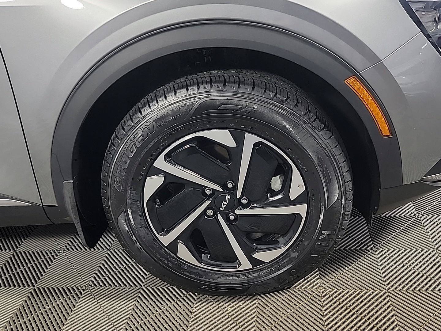 Certified 2023 Kia Sportage LX AWD/4WD image 3