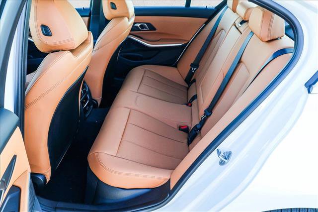 Certified 2025 BMW 330i xDrive Sedan w/ Convenience Package image 21
