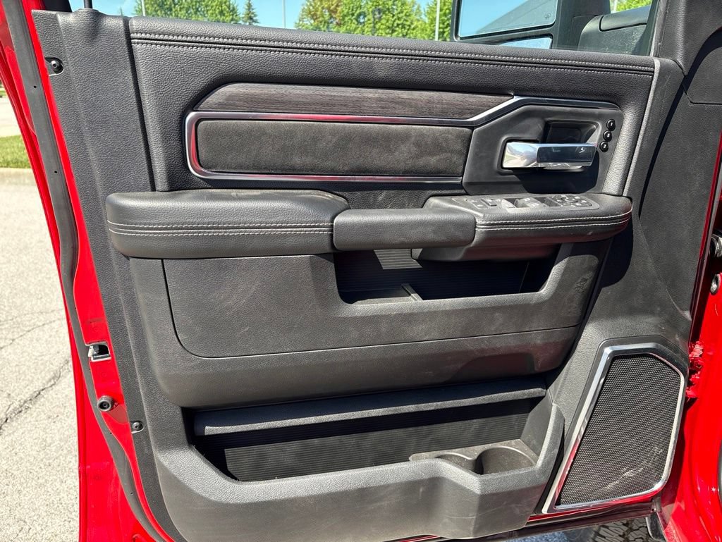 New 2026 RAM 2500 Laramie w/ Night Edition AWD/4WD image 8