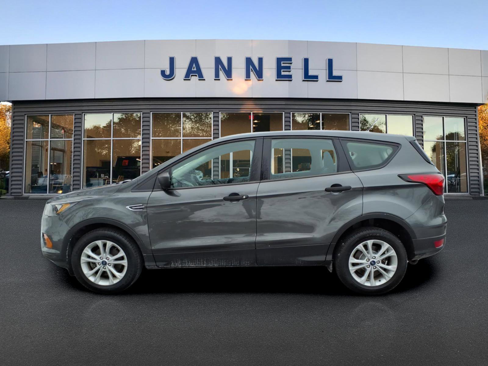 Used 2019 Ford Escape S image 8