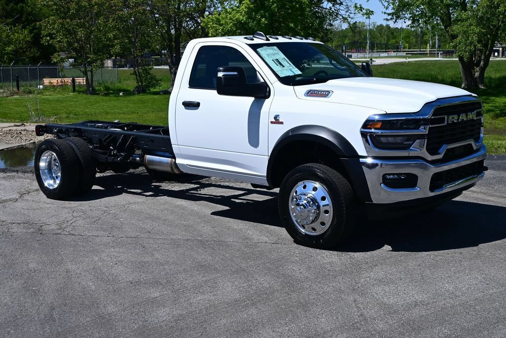 New 2026 RAM 5500 Tradesman w/ Chrome Appearance Group AWD/4WD image 4