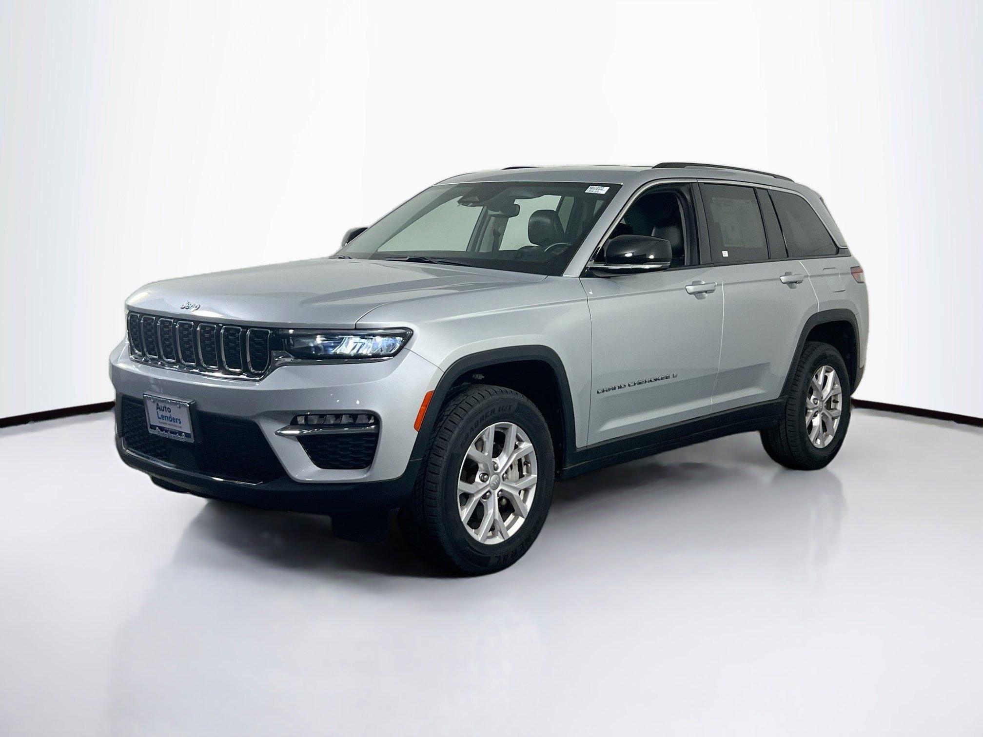 Used 2022 Jeep Grand Cherokee Limited AWD/4WD image 1