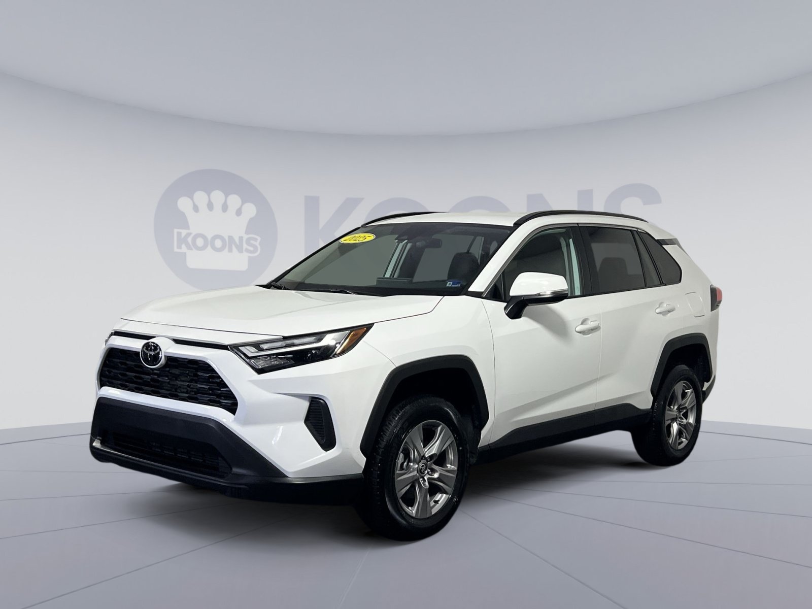 Used 2025 Toyota RAV4 XLE FWD image 5