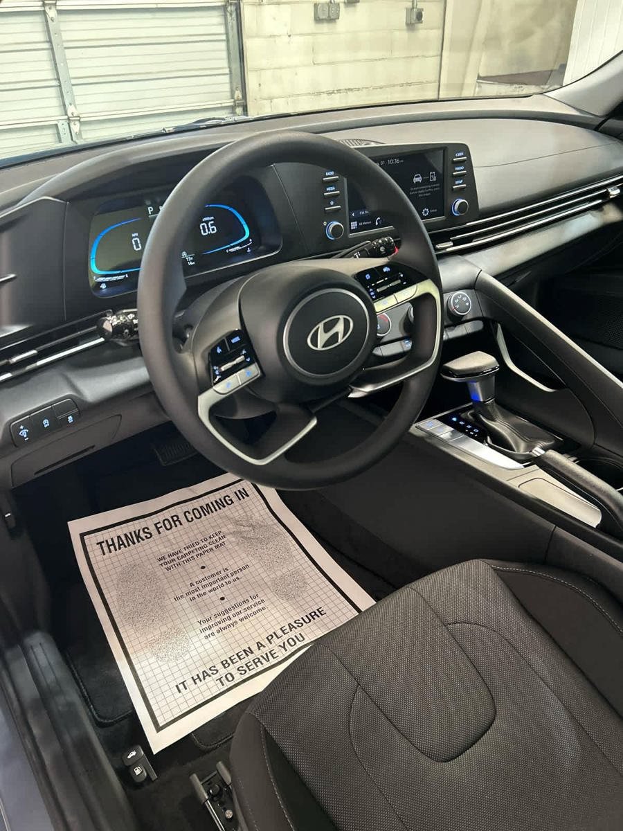New 2026 Hyundai Elantra SE FWD image 9