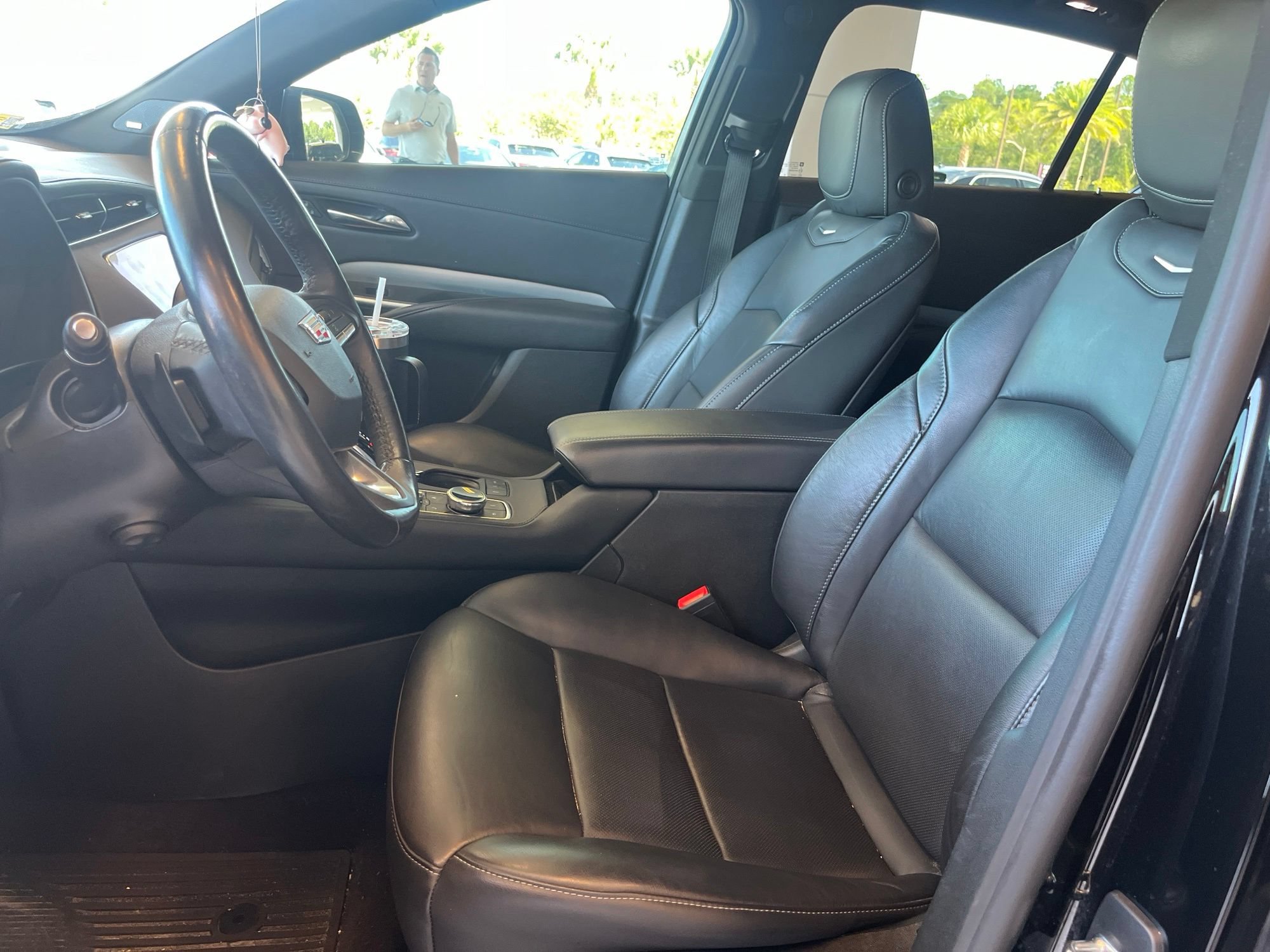 Used 2023 Cadillac XT4 Premium Luxury w/ Technology Package FWD image 9