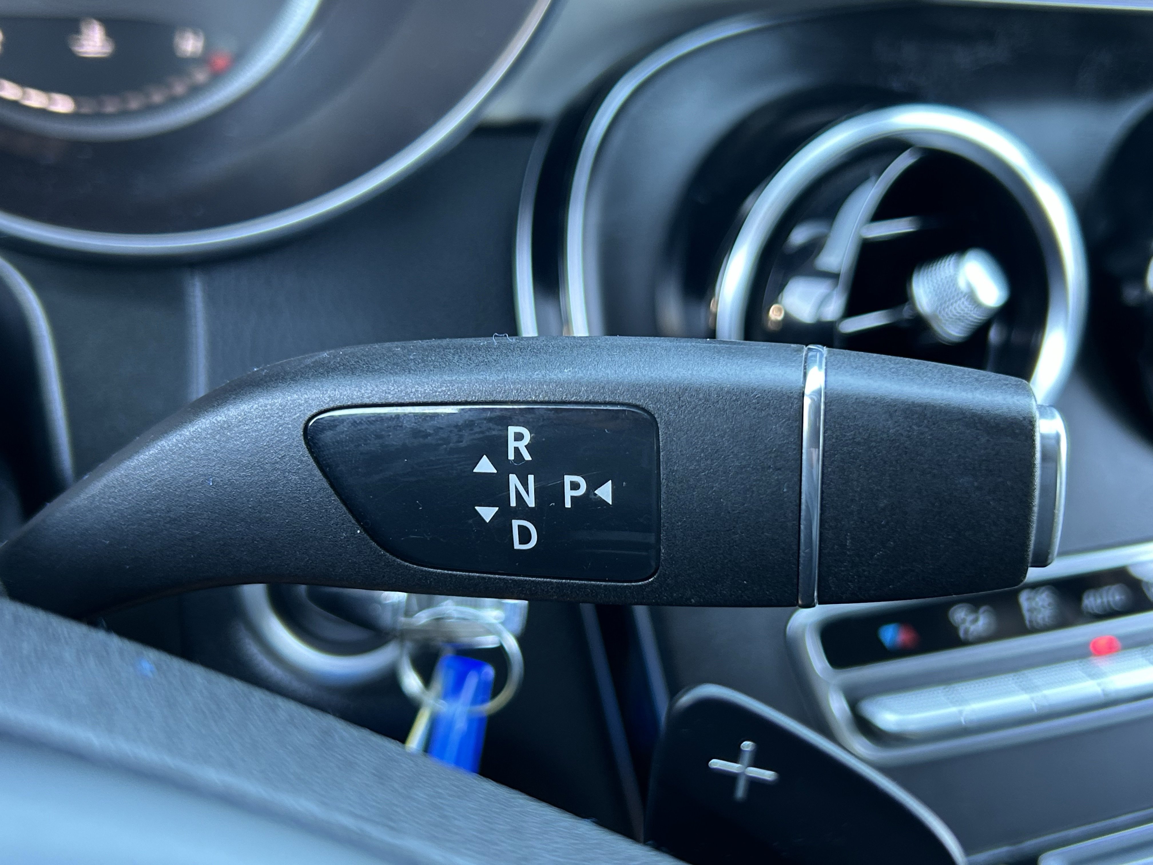 Used 2019 Mercedes-Benz GLC 300 4MATIC image 25