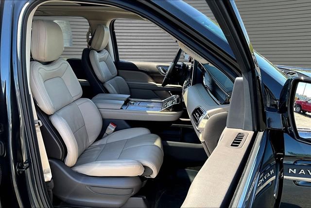 Used 2024 Lincoln Navigator Premiere AWD/4WD image 28