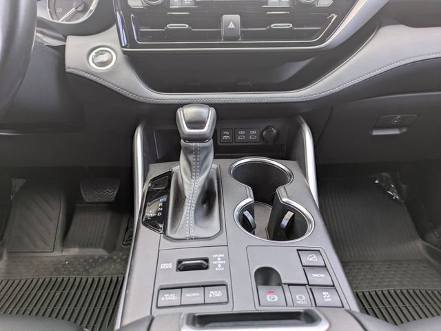 Used 2023 Toyota Highlander XLE AWD/4WD image 20