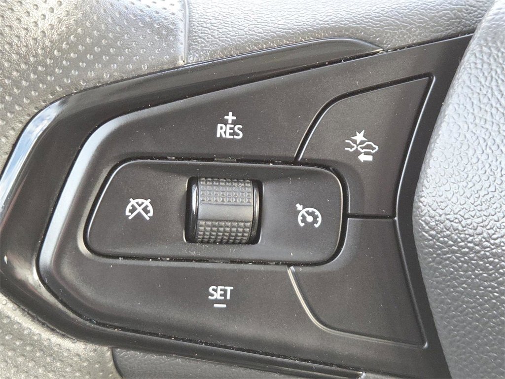 Used 2023 Chevrolet Bolt EUV LT w/ Redline Edition image 28