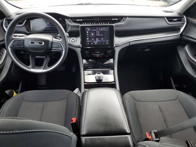 Used 2023 Jeep Grand Cherokee Laredo AWD/4WD image 26