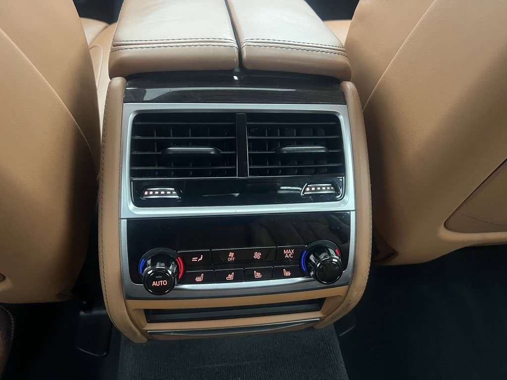 Used 2022 BMW 740i xDrive w/ Luxury Rear Seating Package image 31