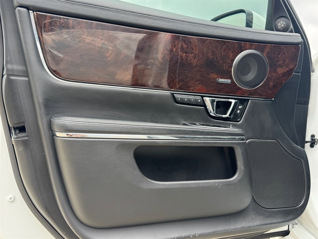 Used 2017 Jaguar XJ R-Sport image 13