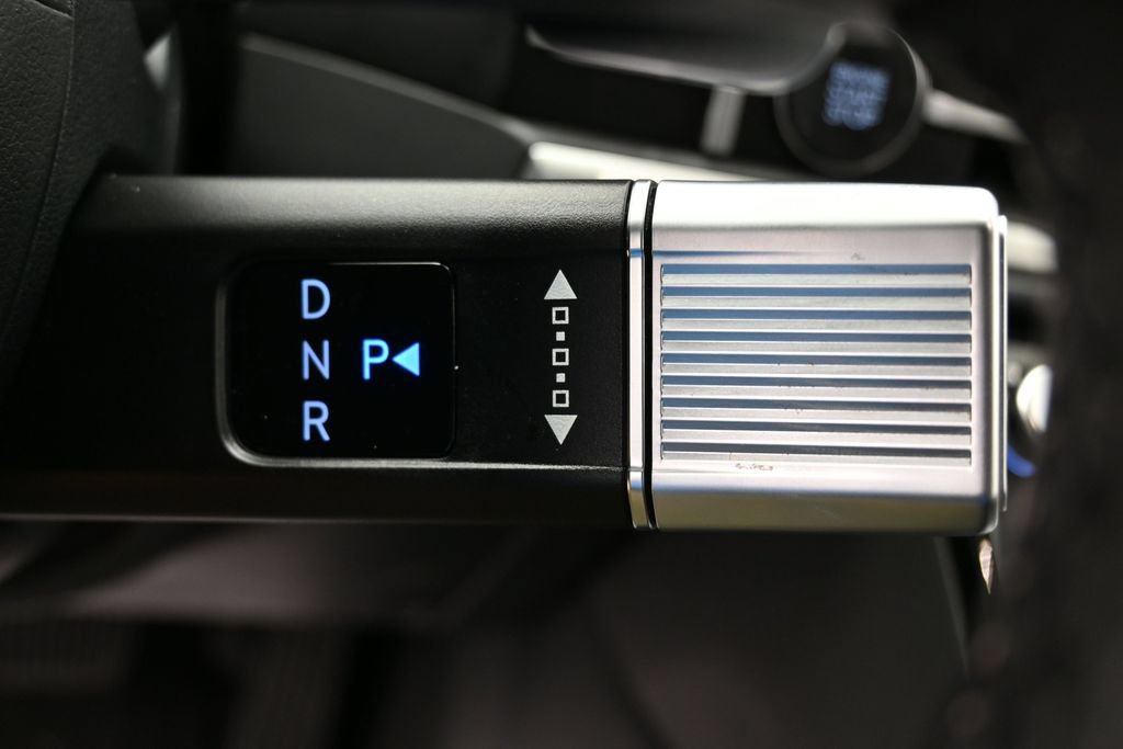 Used 2025 Hyundai Santa Fe SEL FWD image 35