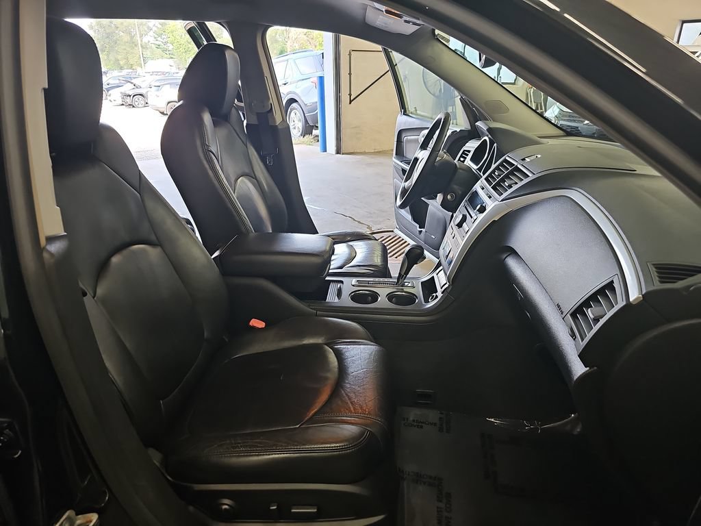 Used 2009 Chevrolet Traverse LT FWD image 10