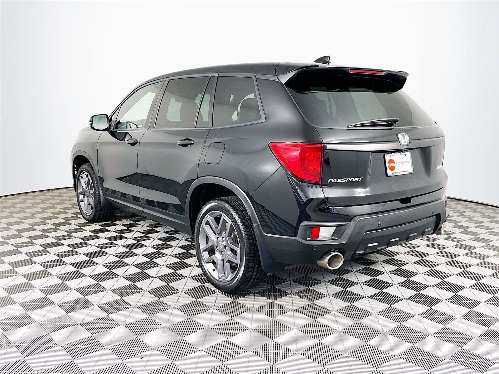 Used 2023 Honda Passport EX-L image 6