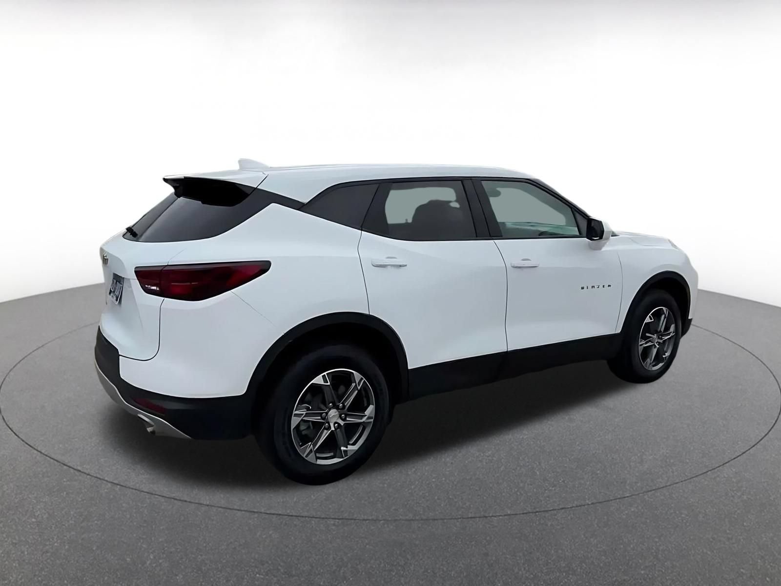 Used 2026 Chevrolet Blazer LT FWD image 13