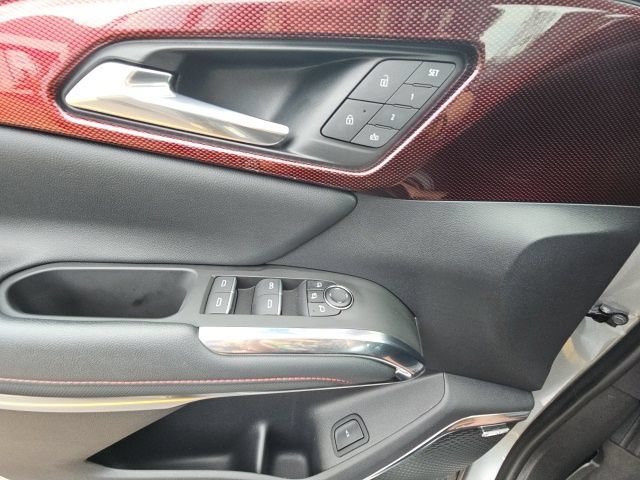 Used 2024 Chevrolet Traverse RS FWD image 29
