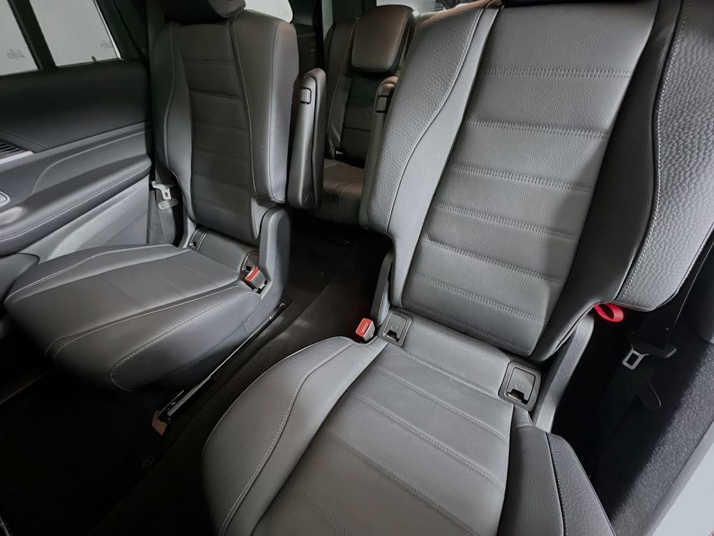 Used 2024 Mercedes-Benz GLS 450 4MATIC image 26