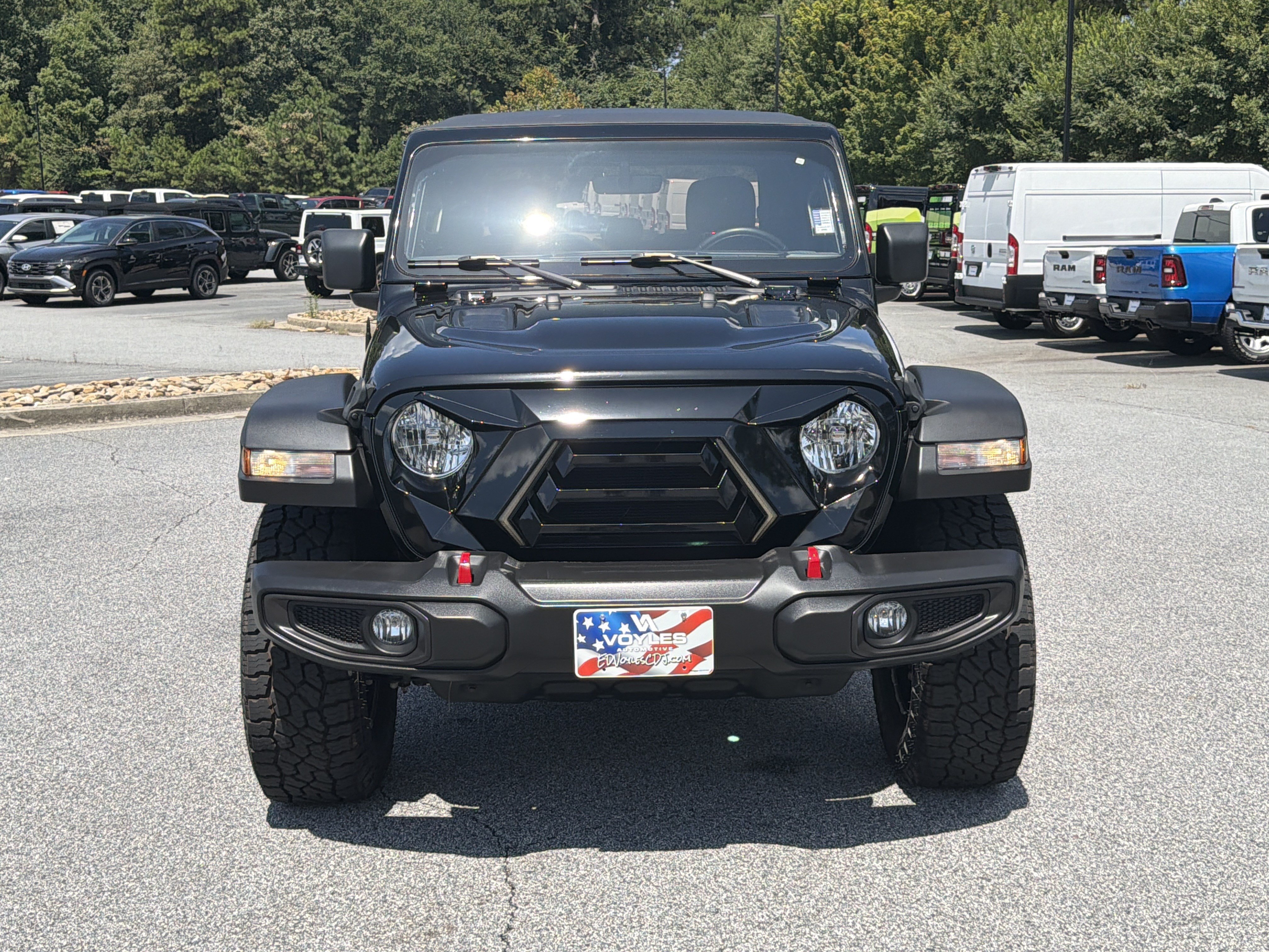 Used 2022 Jeep Gladiator Rubicon w/ Cold Weather Group AWD/4WD image 2