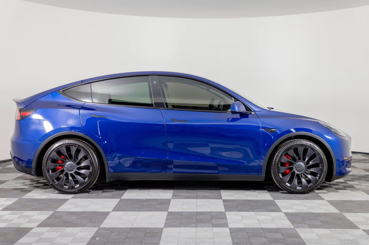 Used 2022 Tesla Model Y Performance image 9
