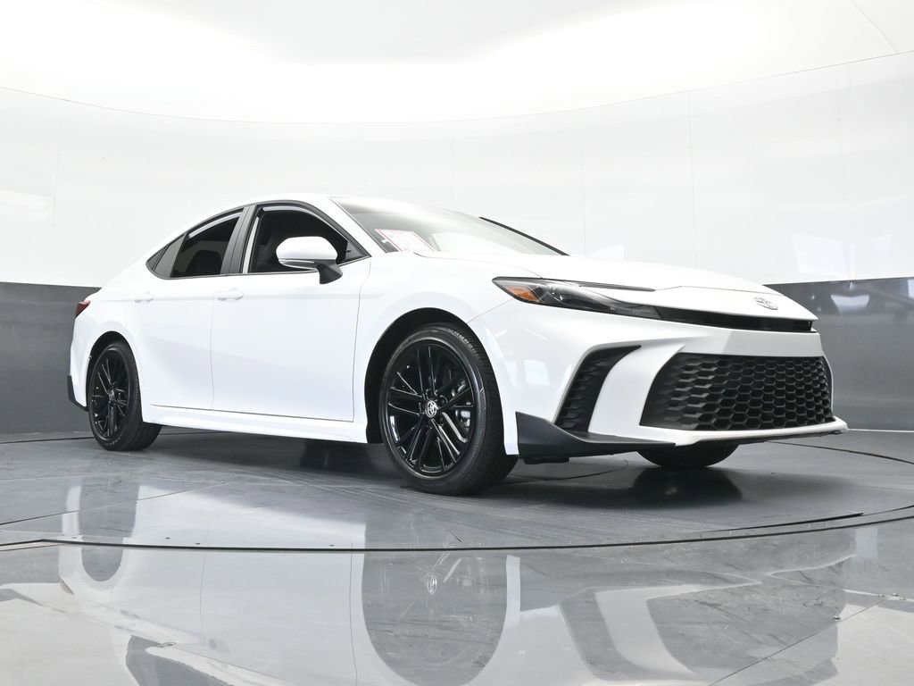 Used 2026 Toyota Camry SE image 63