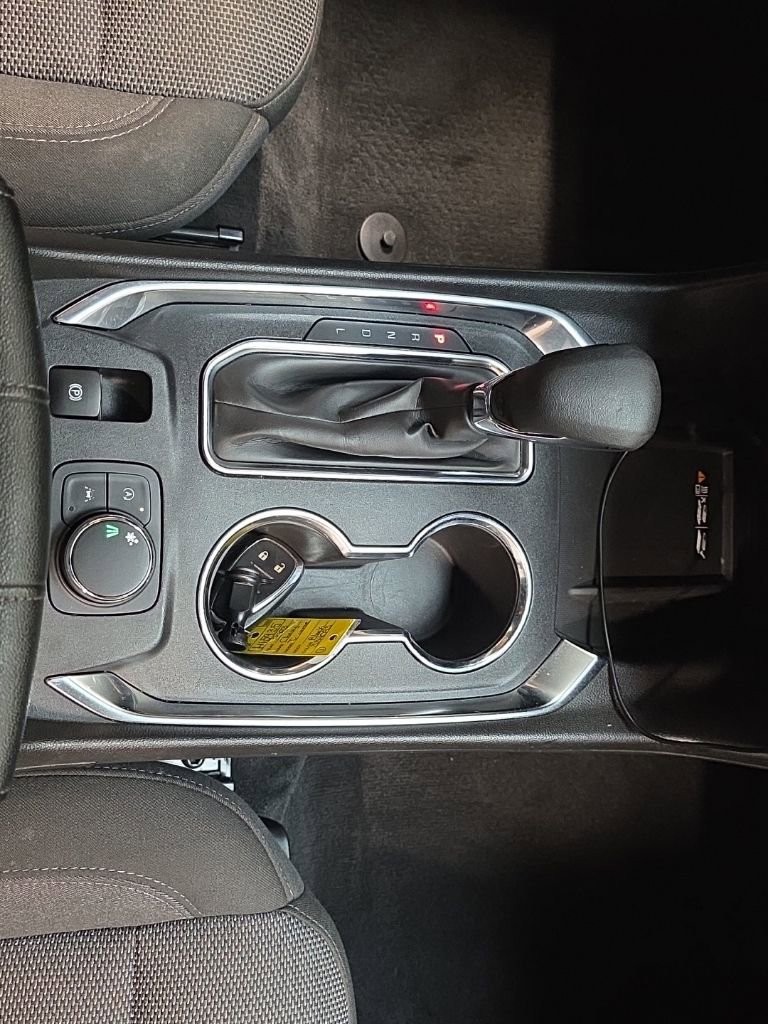 Used 2023 Chevrolet Traverse LT image 23