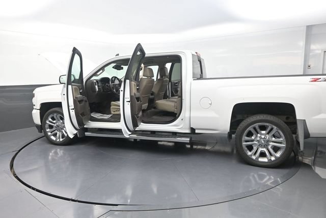Used 2018 Chevrolet Silverado 1500 LTZ Z71 w/ LTZ Plus Package AWD/4WD image 43