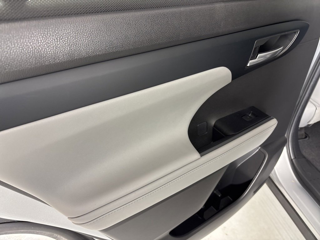 Used 2023 Toyota Highlander XLE image 36