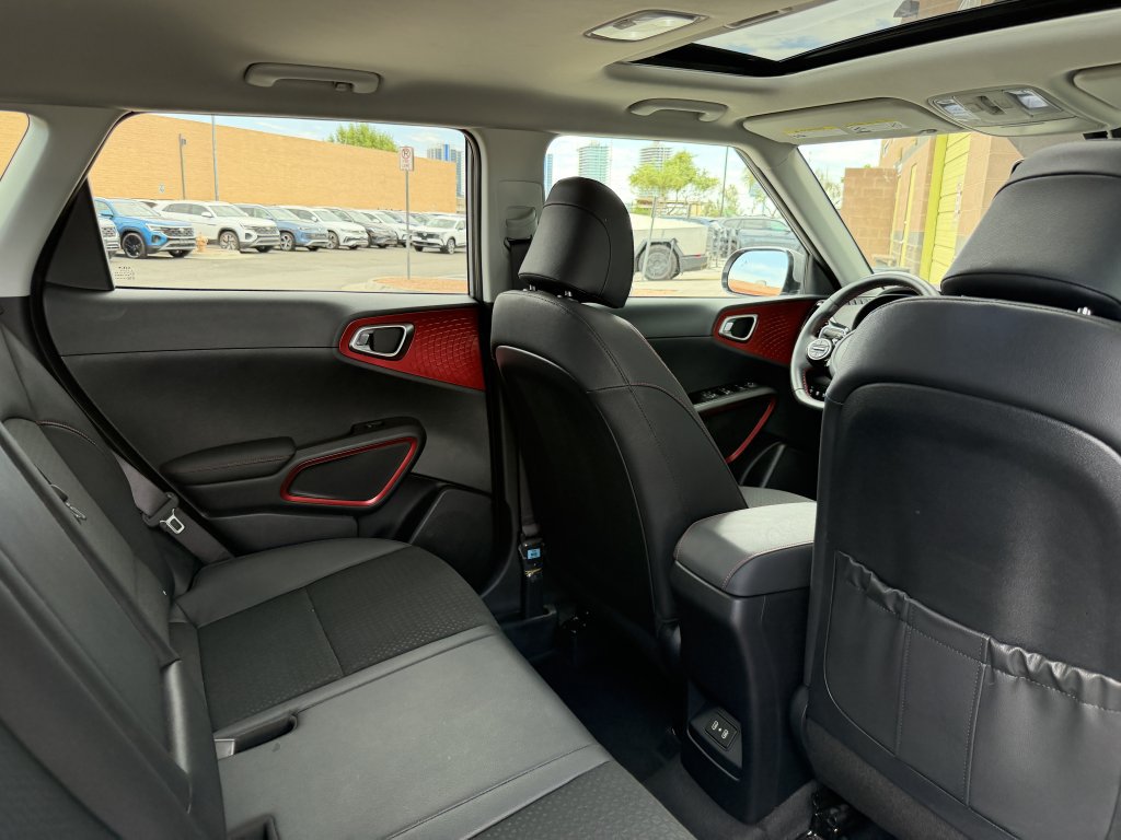 Used 2025 Kia Soul GT-Line w/ GT-Line Technology Package FWD image 37