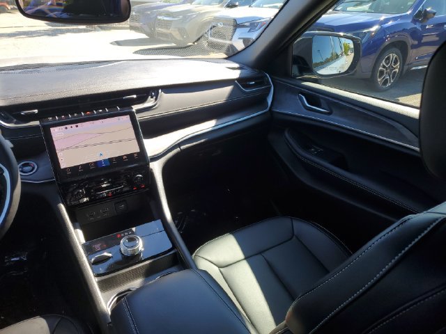 Certified 2024 Jeep Grand Cherokee Limited w/ Black Appearance Package AWD/4WD image 11