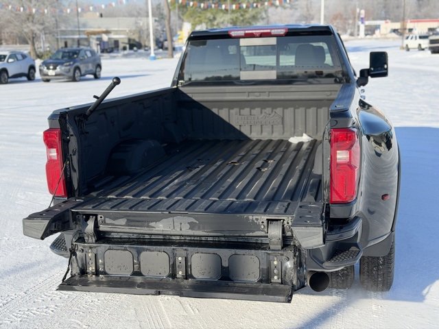 Used 2024 Chevrolet Silverado 3500 High Country image 13