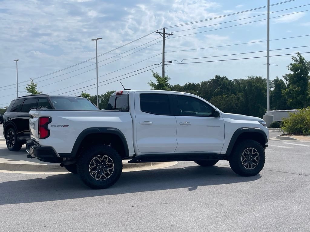 Used 2023 Chevrolet Colorado ZR2 w/ ZR2 Convenience Package III AWD/4WD image 8