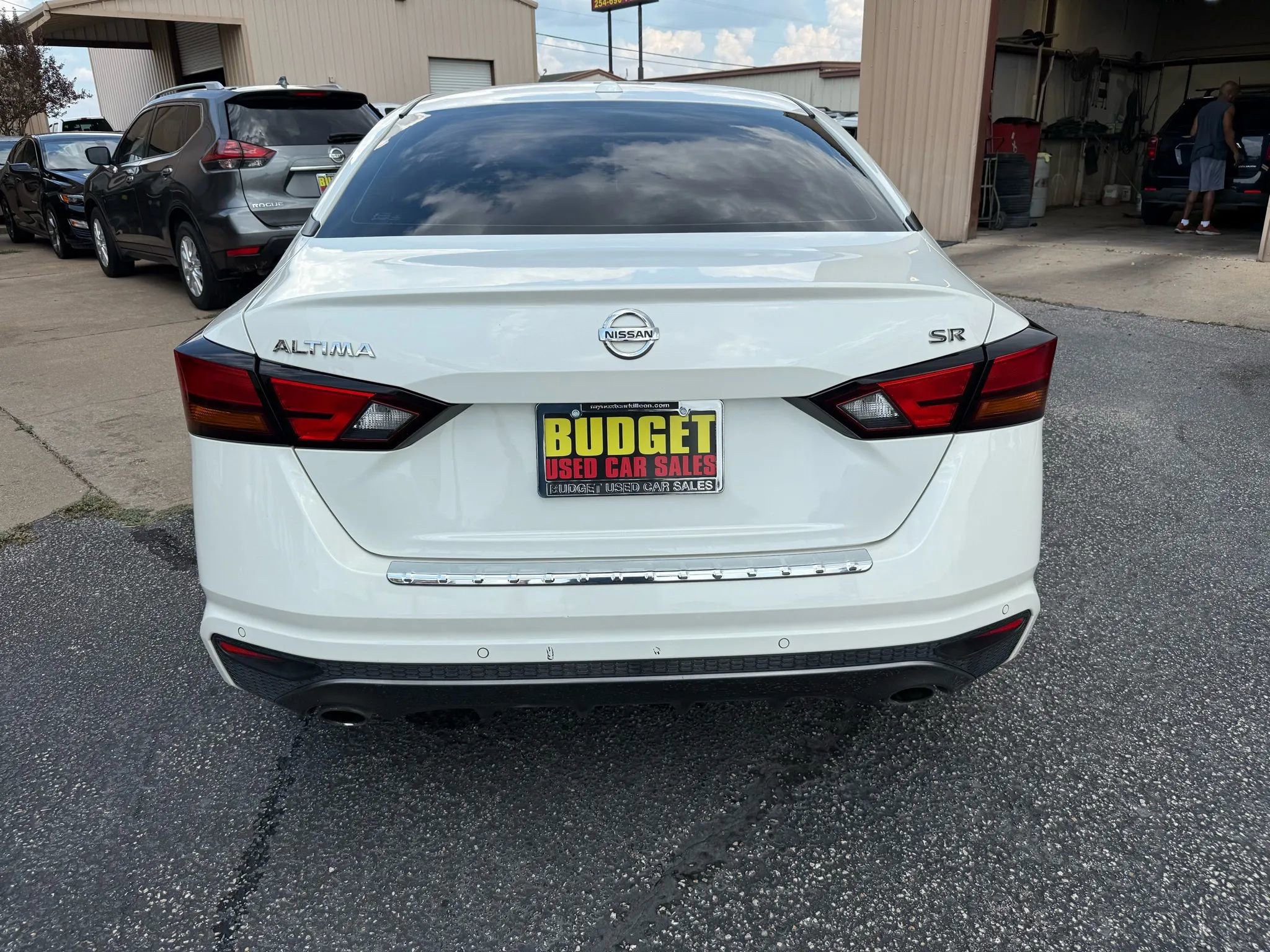 Used 2020 Nissan Altima 2.5 SR w/ Premium Package image 6