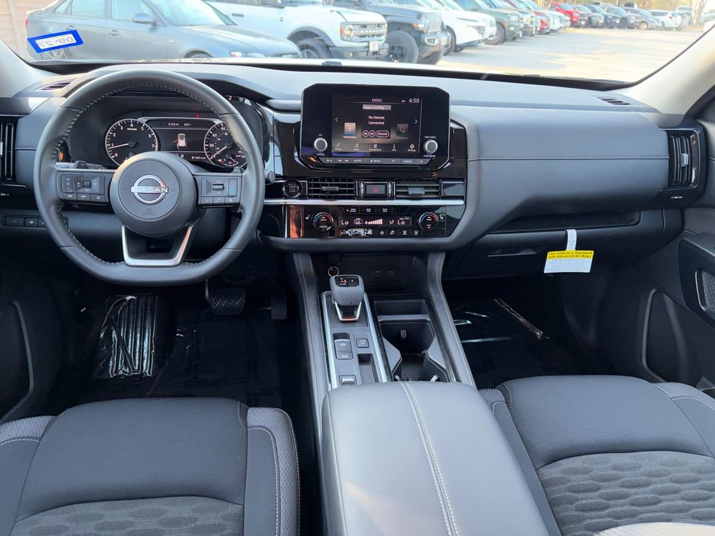 Used 2025 Nissan Pathfinder SV image 22