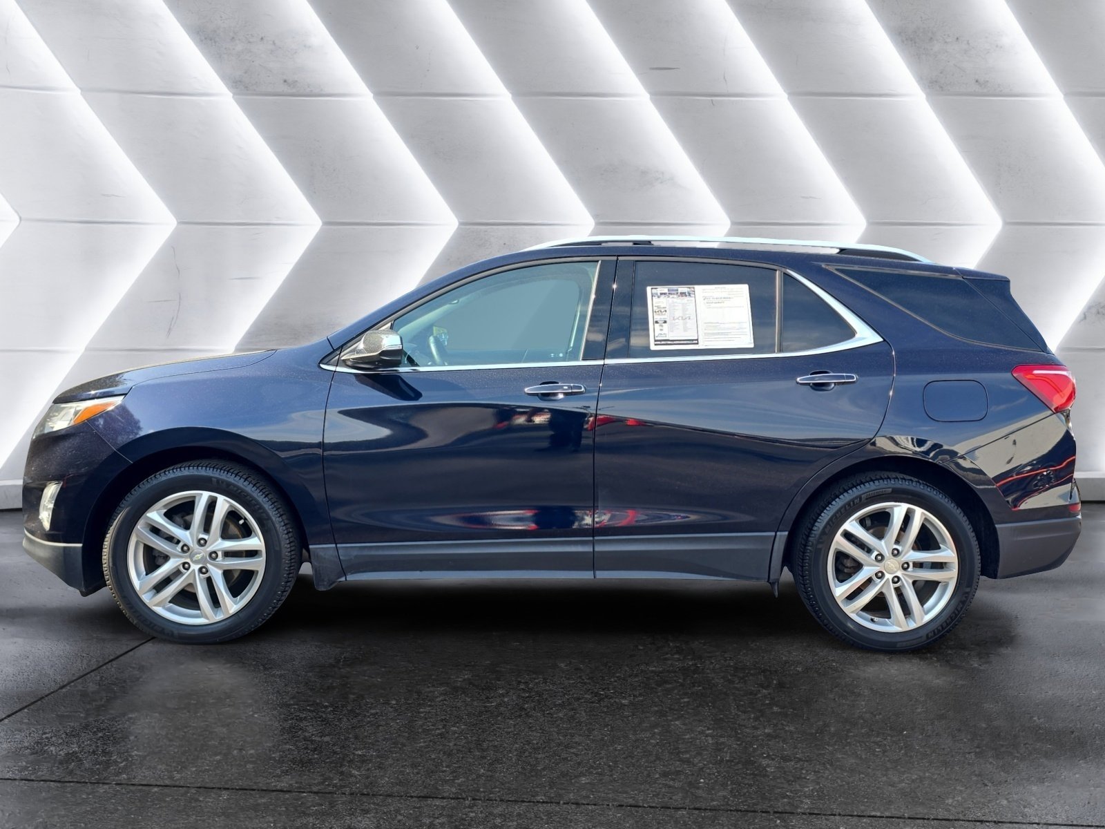 Used 2020 Chevrolet Equinox Premier image 2