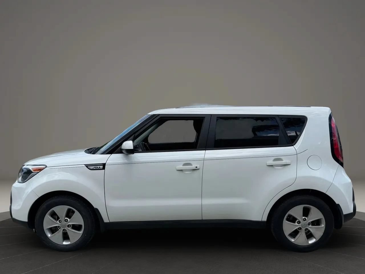 Used 2015 Kia Soul FWD image 4