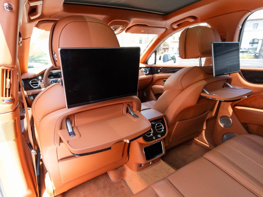Used 2022 Bentley Bentayga AWD/4WD image 20