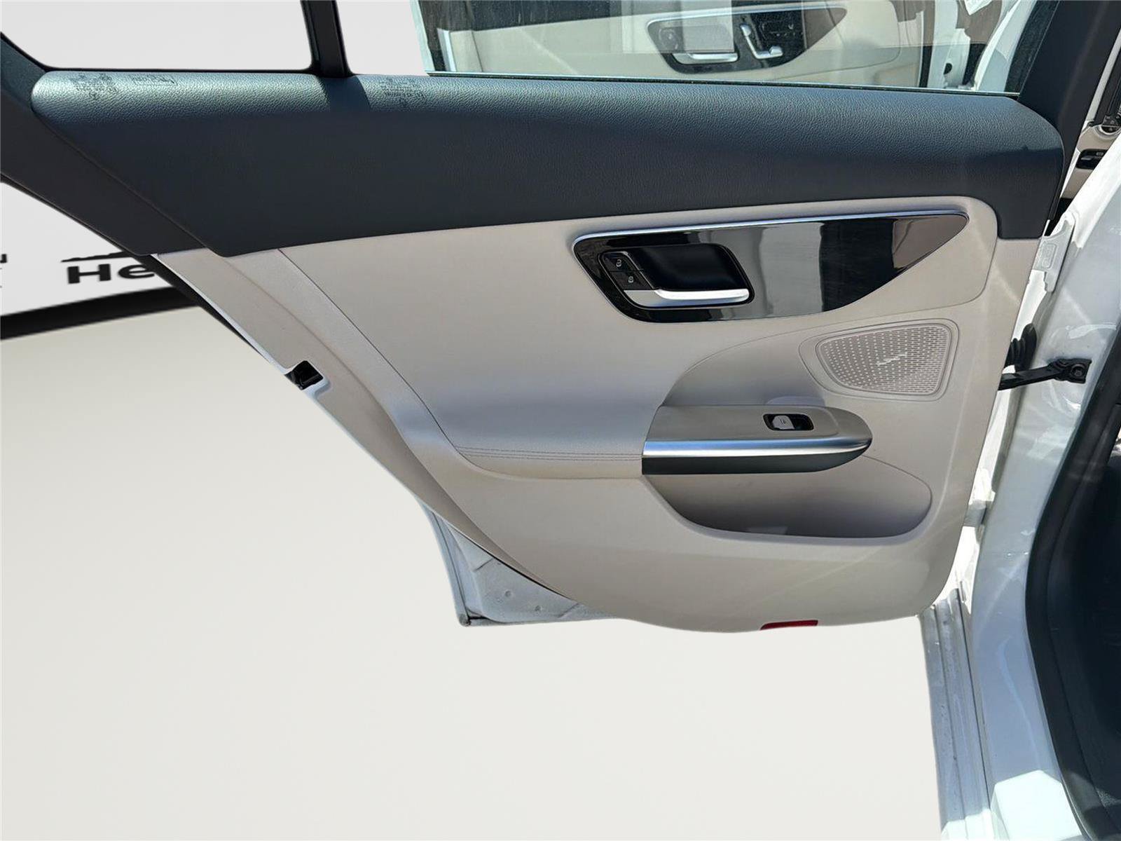 Used 2025 Mercedes-Benz C 300 4MATIC Sedan image 19