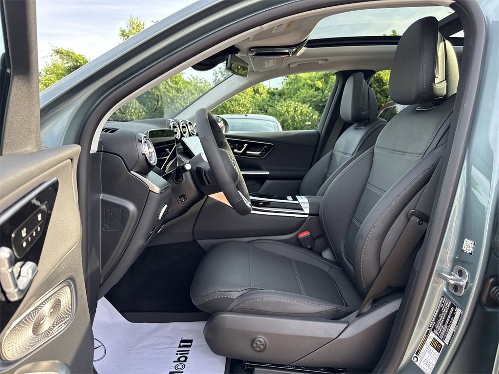 New 2025 Mercedes-Benz GLC 350e 4MATIC image 11