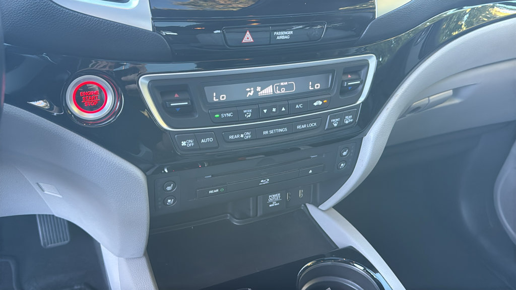 Used 2017 Honda Pilot Elite image 21
