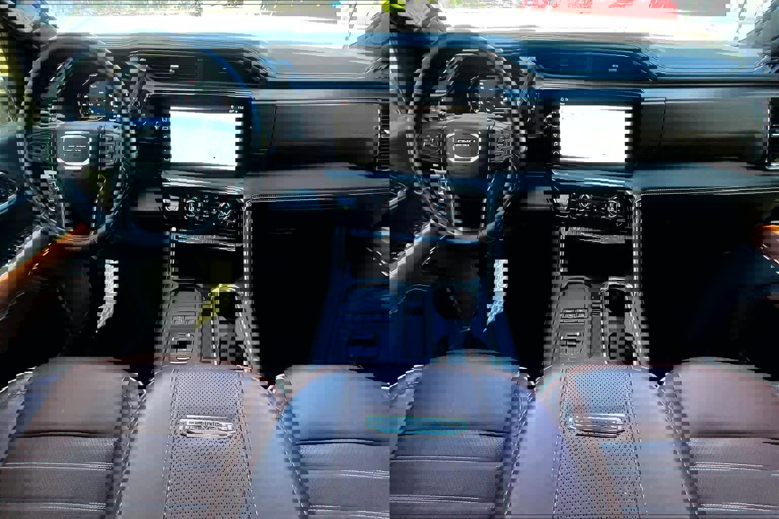 Used 2025 GMC Sierra 2500 Denali Ultimate AWD/4WD image 16